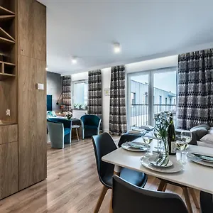 Targi Z Garażem I Siłownią Apartament